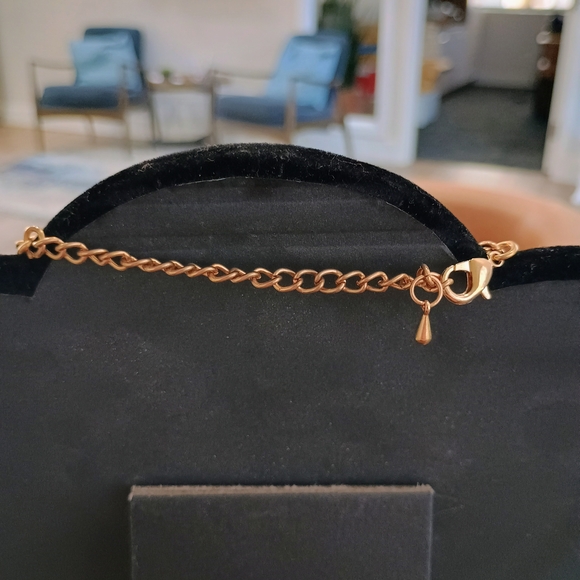 Elegant Gold and Yellow Necklace - Picture 4 of 4